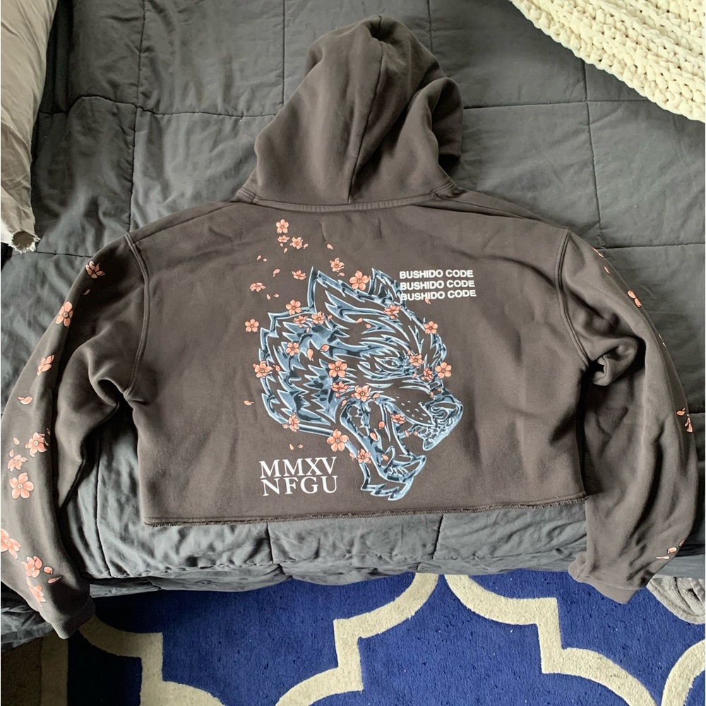 NWOT CROPPED DARC SPORT HOODIE W/ CHERRY BLOSSOMS